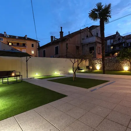 Garden Luxury Gasthof 4*